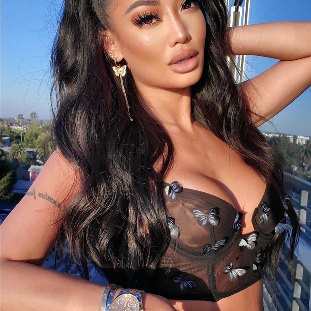 Fashion Nova Fly Far Earrings - Gold tone